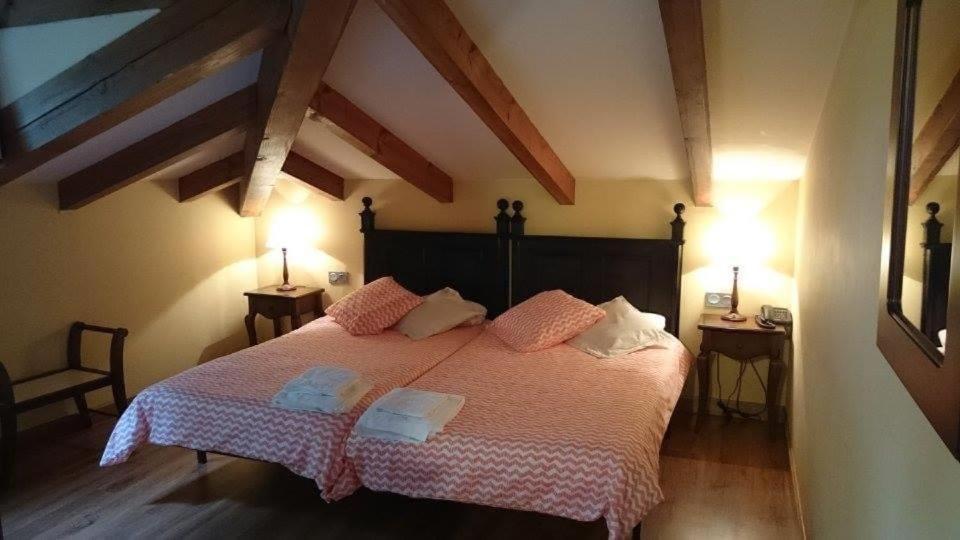 Hotel La Plaza Proaza Ngoại thất bức ảnh